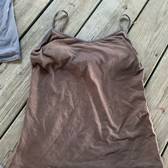 5 old navy tank tops - Picture 4 of 6